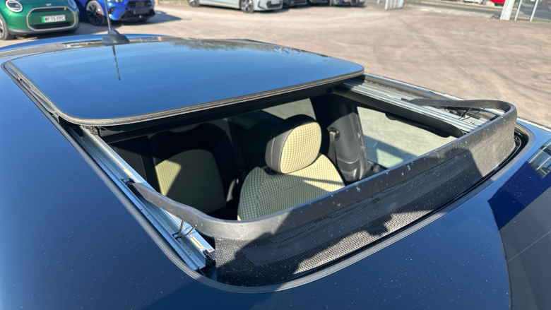 MINI Hatchback 135kW Cooper S Resolute Edition 33kWh 3dr Auto Electric Hatchback